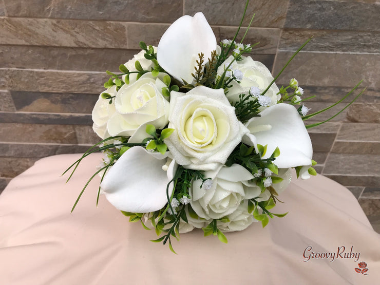 Calla Lily With Choice of Glitter/Plain Roses