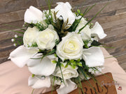 Calla Lily With Choice of Glitter/Plain Roses