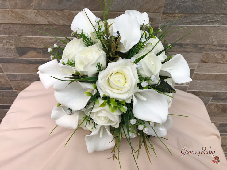 Calla Lily With Choice of Glitter/Plain Roses