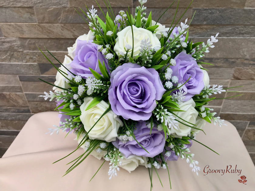 Fresh Look Ice Lilac Roses With Heather & Gypsophila *Special Edition
