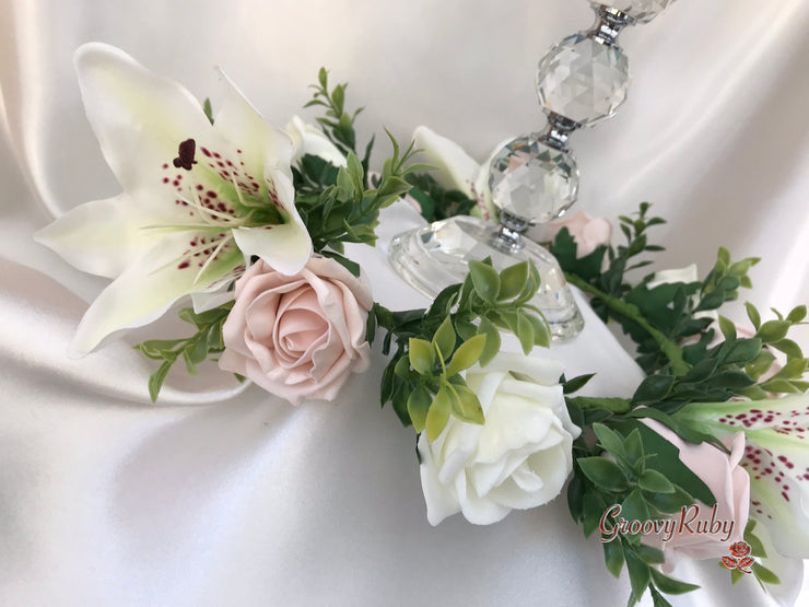 Small Tiger Lily & Mocha Pink Roses Wired Candelabra Table Rings