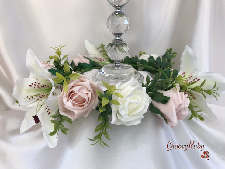Small Tiger Lily & Mocha Pink Roses Wired Candelabra Table Rings