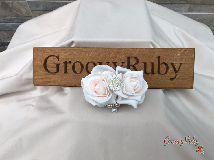 Champagne Roses With Pearl