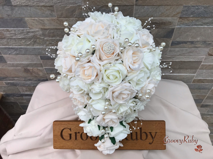 Champagne Roses With Pearl