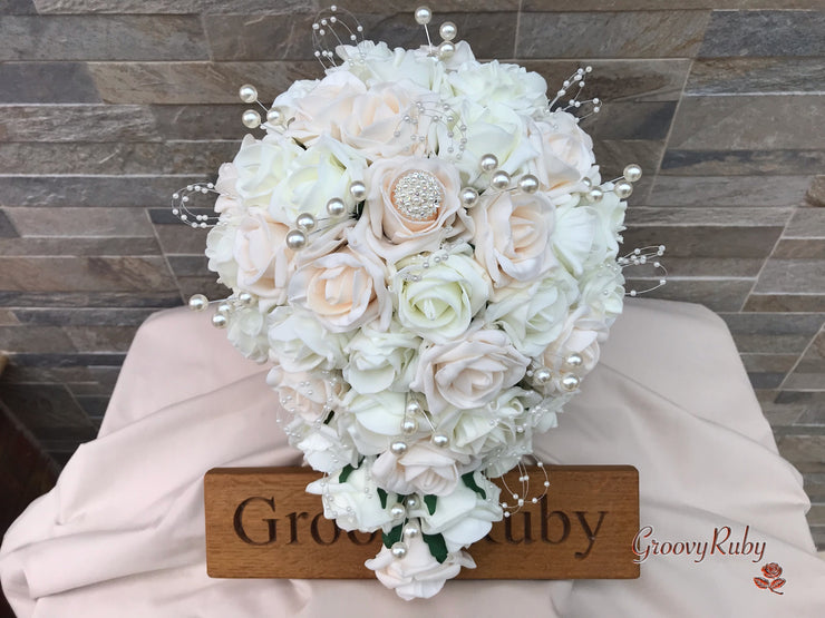 Champagne Roses With Pearl
