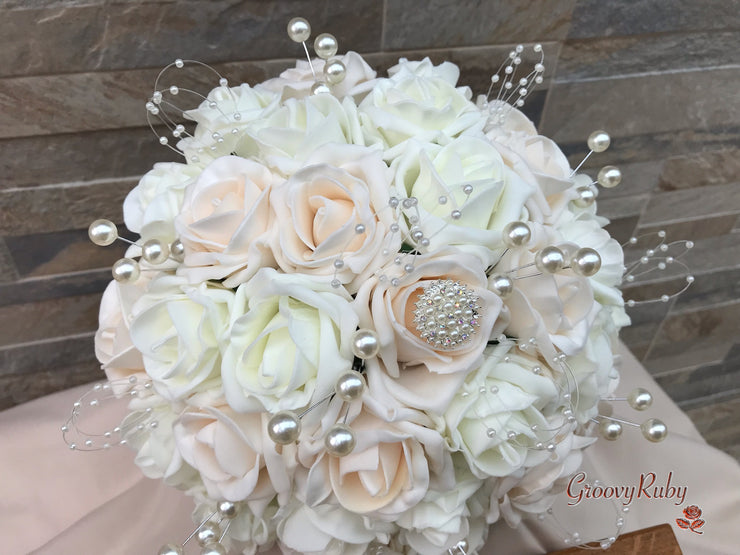 Champagne Roses With Pearl