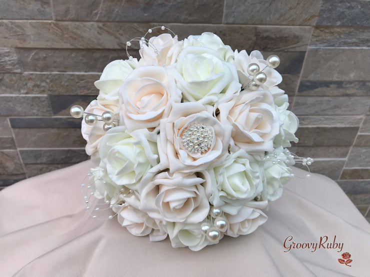 Champagne Roses With Pearl