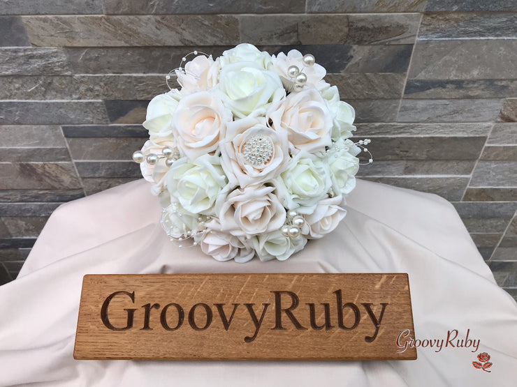 Champagne Roses With Pearl