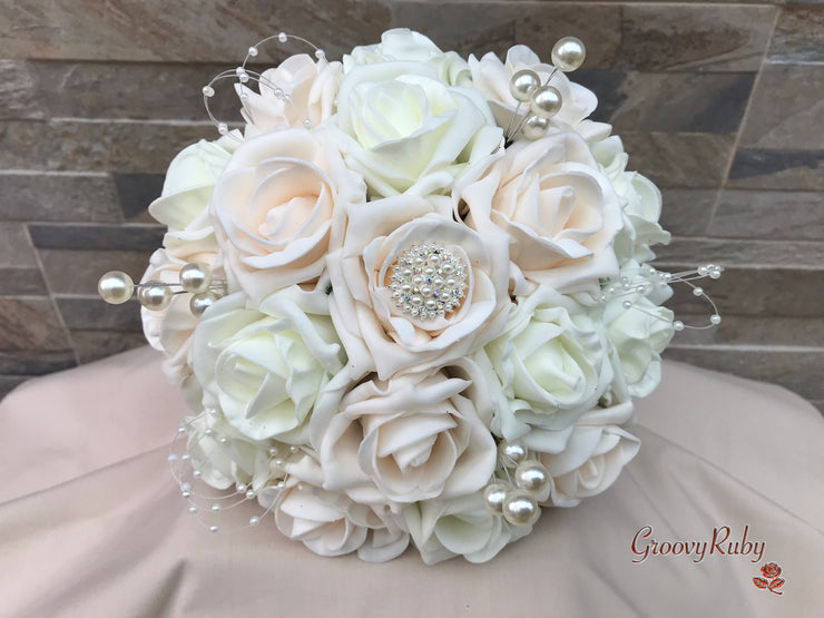 Champagne Roses With Pearl