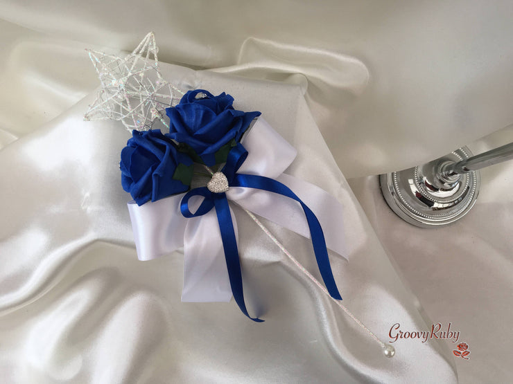 White & Blue Centred Calla Lilies With Roses & Heart Brooch