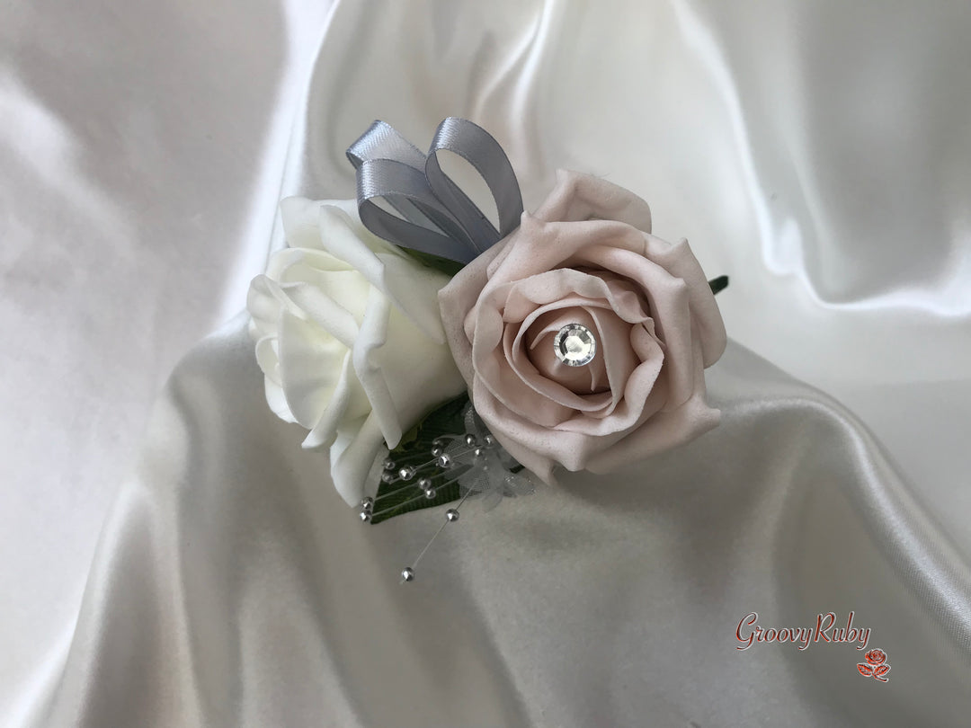 Flower Diamante Brooch - Favour This Flower Diamante Brooch - Favour This