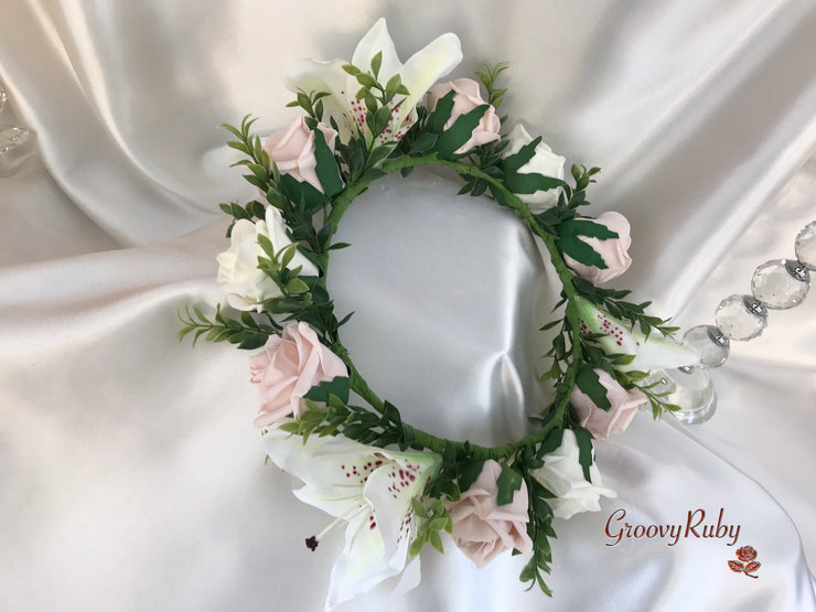 Small Tiger Lily & Mocha Pink Roses Wired Candelabra Table Rings