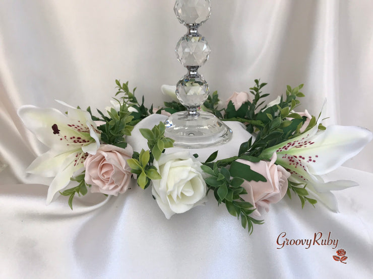 Small Tiger Lily & Mocha Pink Roses Wired Candelabra Table Rings