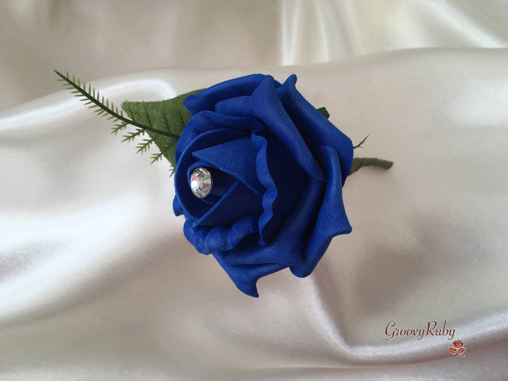 White & Blue Centred Calla Lilies With Roses & Heart Brooch