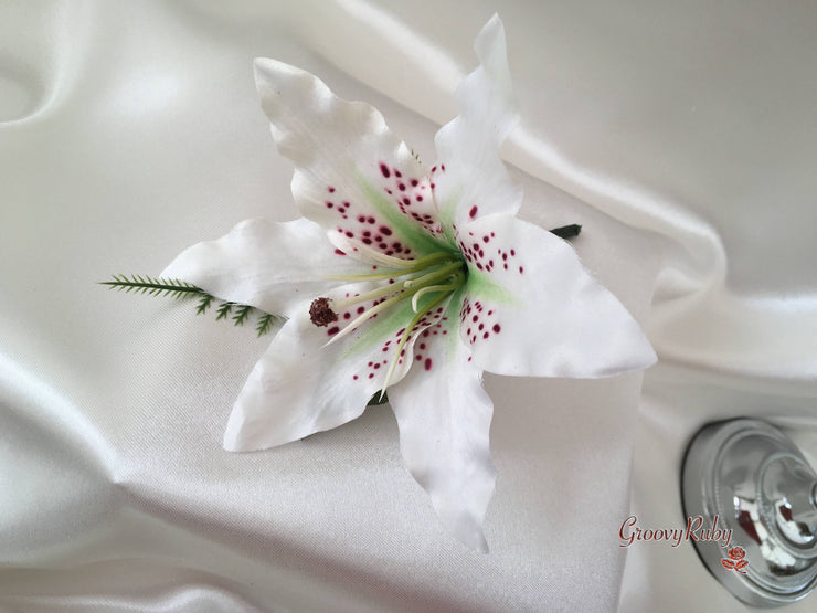 Small Tiger Lilies & Ivory Roses With Berries