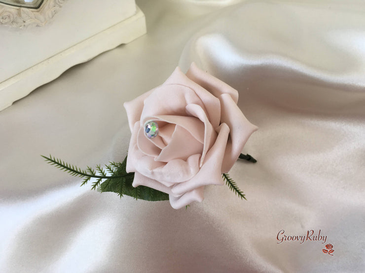 Small Tiger Lilies & Vintage Mocha Pink Roses With Foliage